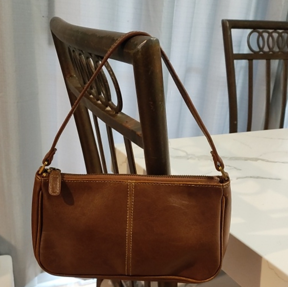 Elegant Brown Leather Shoulder Bag